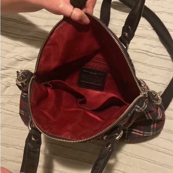 I’m selling this purse because It’s still in great condition for someone to have - Picture 2 of 2